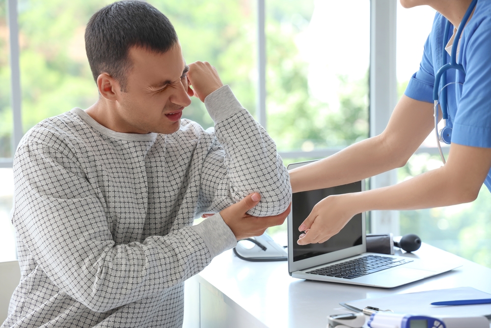 How a Joint Pain Doctor in San Antonio Can Improve Mobilit